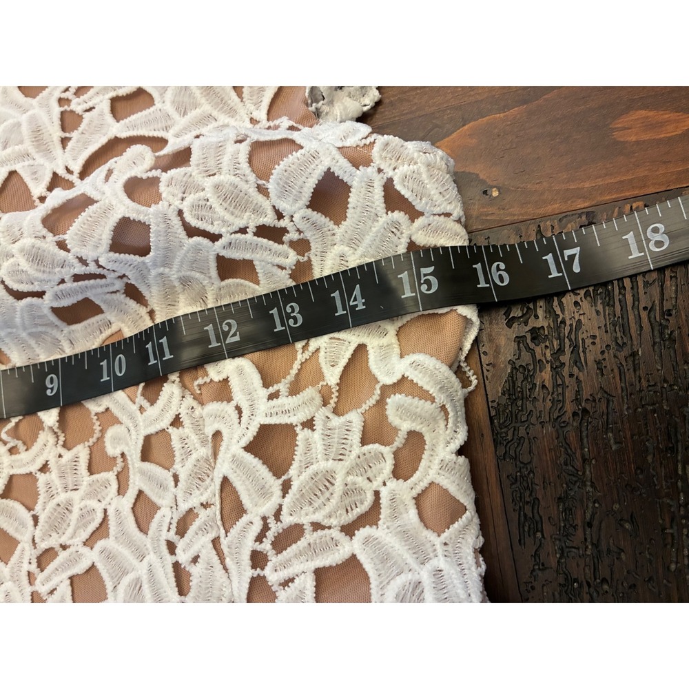 Boohoo Boutique White Lace Mock Neck Midi Dress, Women's Size 4 - Picture 4 of 6